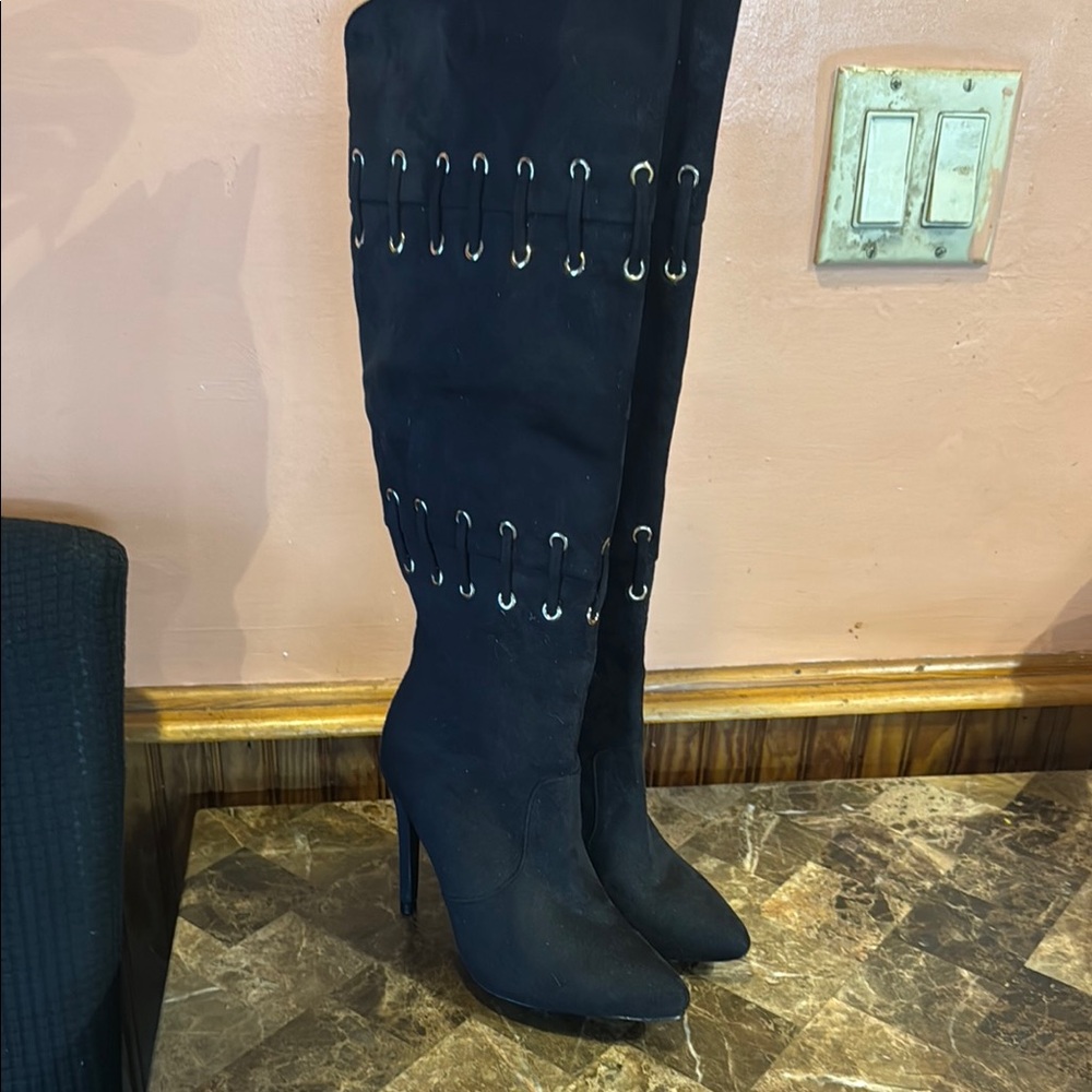 Elegant Black Knee-High Women's Boots